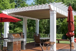 expansive retractable shade